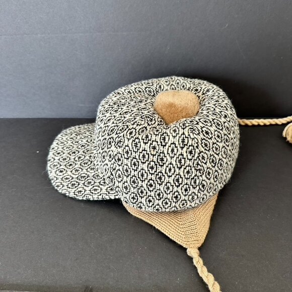 Gucci Mens Peruviano Tapestry Ear Flap Tasselled Cap in Beige - Picture 4 of 9